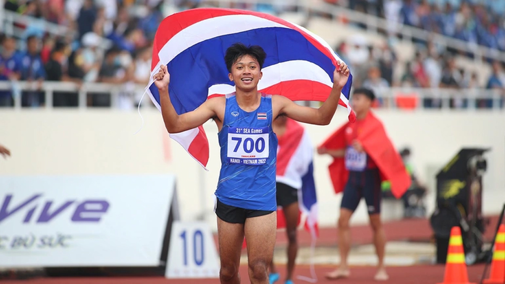 Thần đồng 16 tuổi Thái Lan phá 2 kỷ lục SEA Games trong một ngày