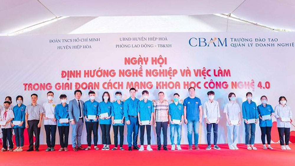 Định hướng nghề nghiệp và việc làm cho học sinh