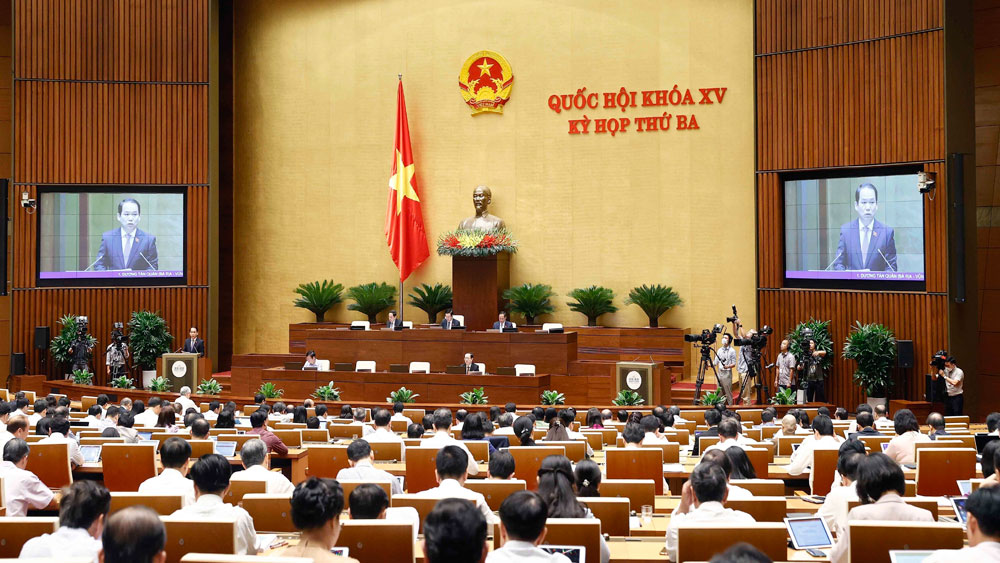 Quốc hội thảo luận các vấn đề về kinh tế - xã hội