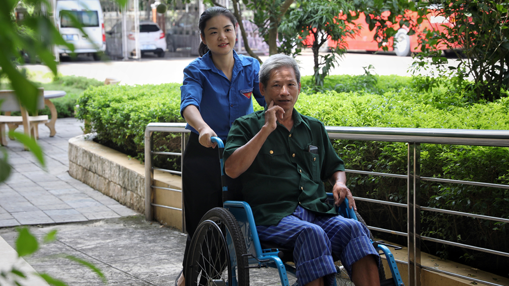 Chăm sóc thương, bệnh binh tại Trung tâm Điều dưỡng người có công tỉnh Bắc Giang