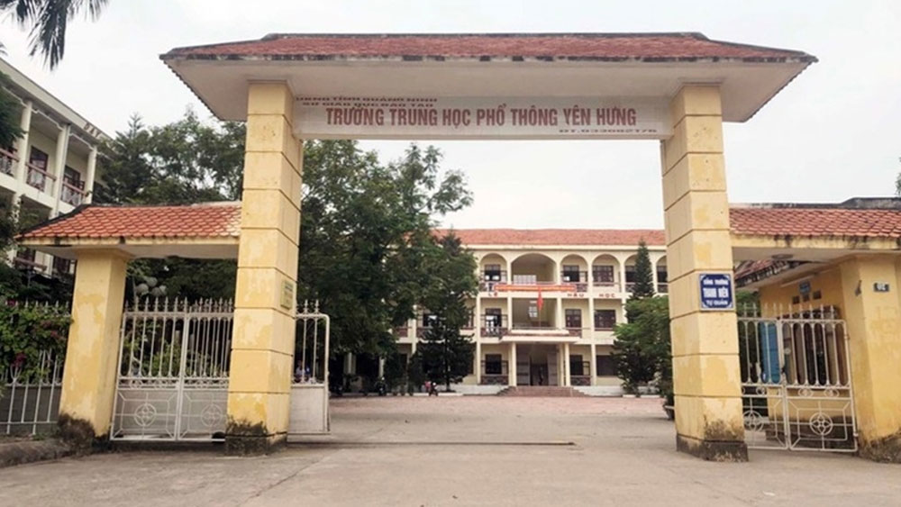 7 học sinh nhập viện sau khi hút thuốc lá điện tử