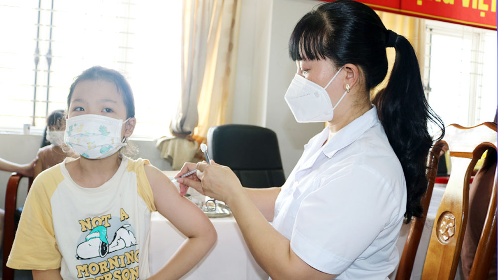 Bắc Giang nằm trong nhóm dẫn đầu cả nước về tiêm vắc-xin phòng Covid-19