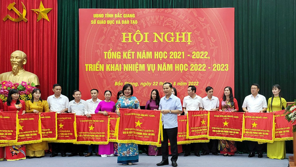 Cô Nguyễn Thị Thúy Vân - Tấm gương mẫu mực trong sự nghiệp "trồng người"