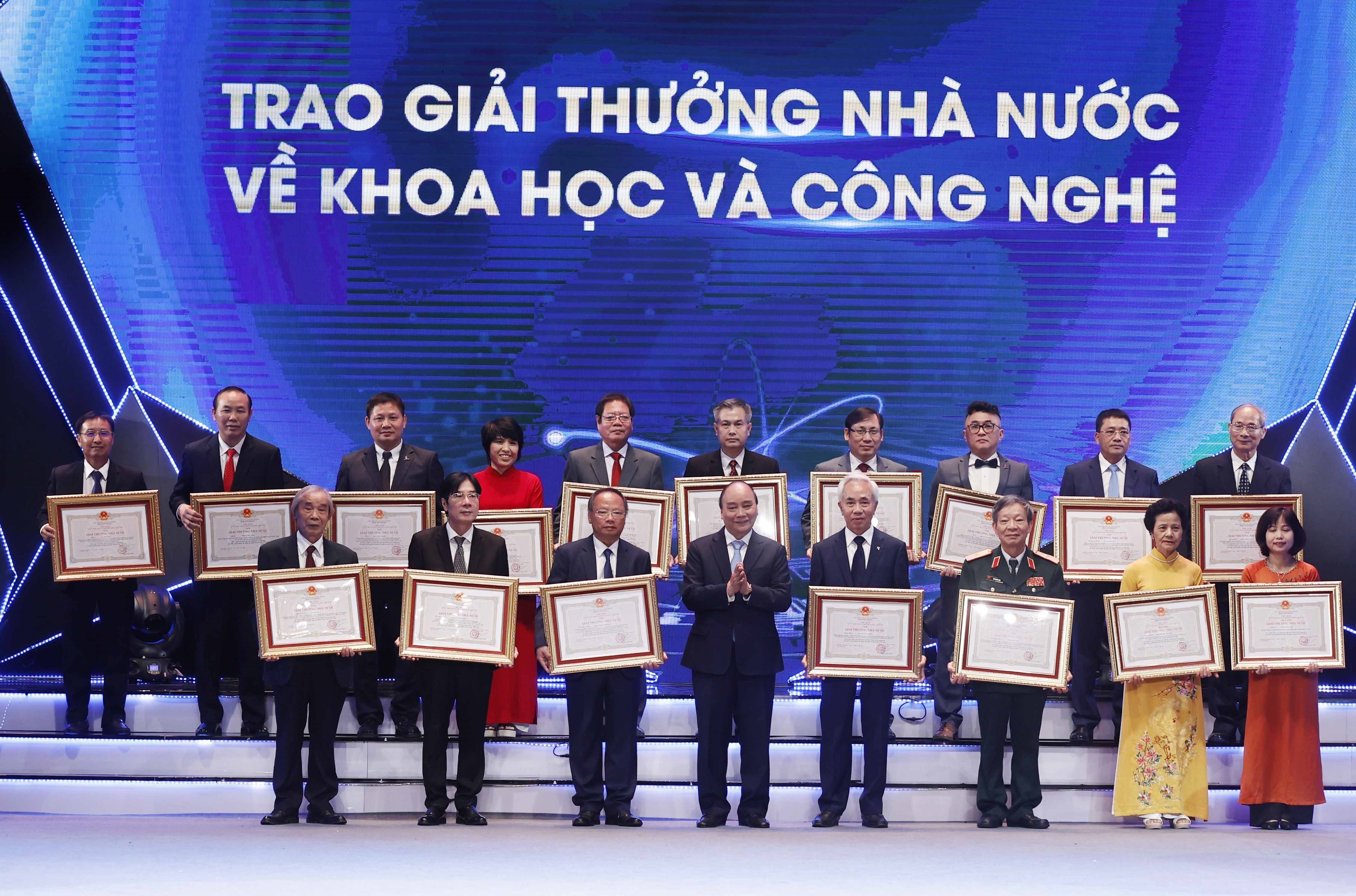 Trao Giải thưởng Hồ Chí Minh, Giải thưởng Nhà nước về khoa học và công nghệ đợt 6