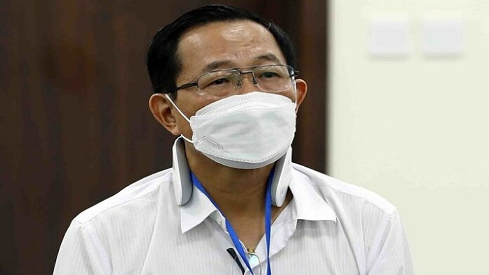 Cựu Thứ trưởng Y tế Cao Minh Quang bị phạt 30 tháng tù treo