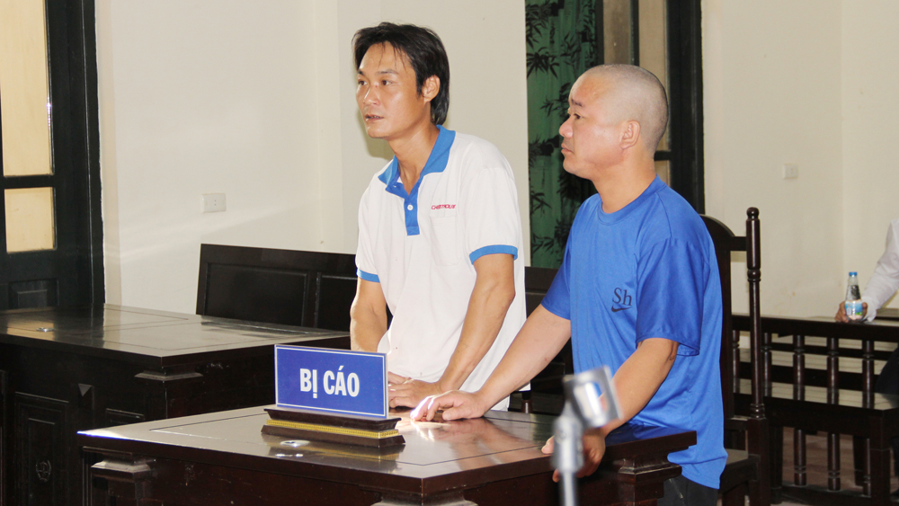 Bắc Giang: Rủ nhau trộm quần áo, hai bị cáo vào tù