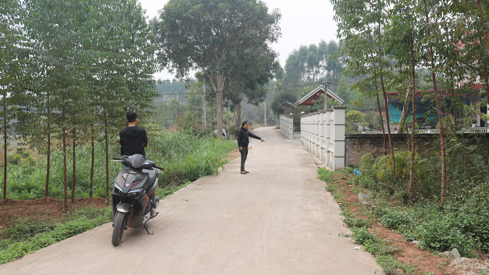 Xây trụ, đặt sào chắn đường ở xã Hương Lạc: Kỷ luật trưởng thôn, xem xét việc đòi bồi thường thiệt hại