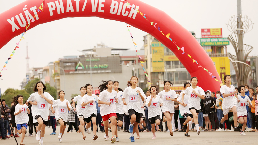 Giải Việt dã Báo Bắc Giang lần thứ 40: Các vận động viên dốc sức thi đấu