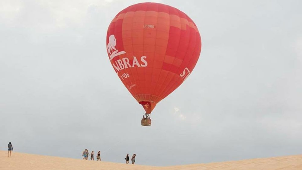 Mui Ne among world's top destinations for hot air balloon rides: Booking.com