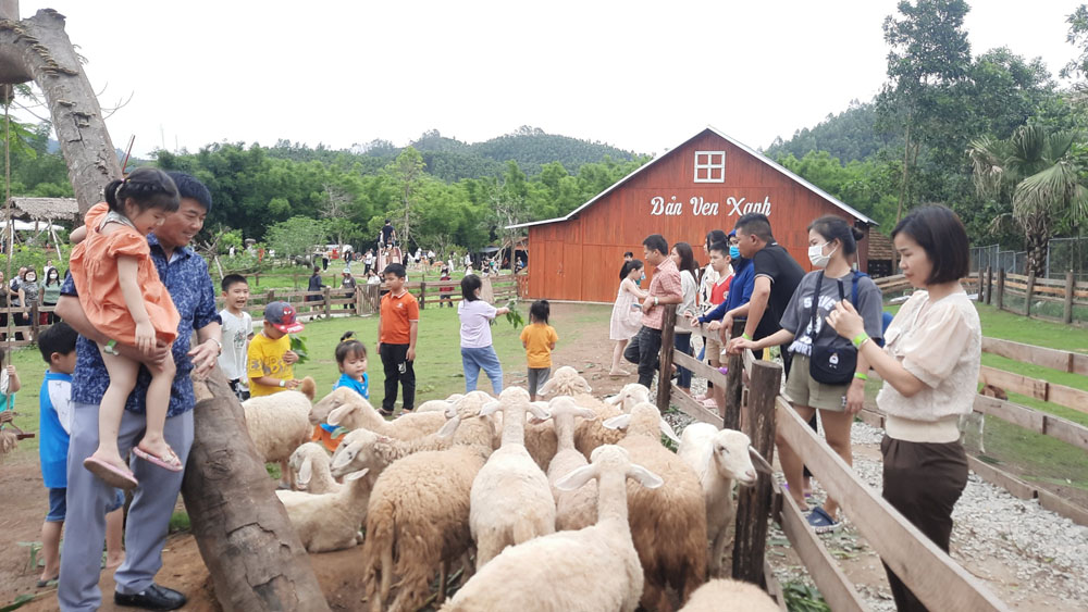 Các khu, điểm du lịch ở Bắc Giang đón hàng vạn khách dịp nghỉ lễ