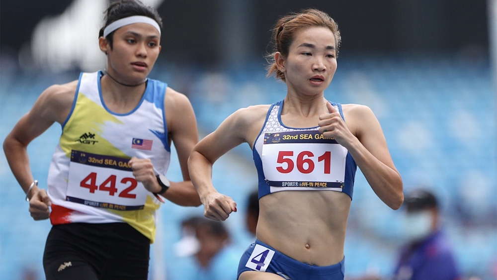 Vietnamese runner wins double gold in 30 minutes