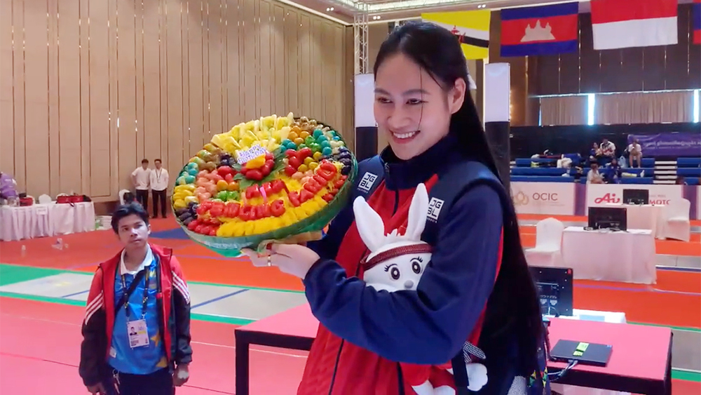 SEA Games 32: Hot-girl đấu kiếm Việt Nam bất ngờ vì được mừng sinh nhật