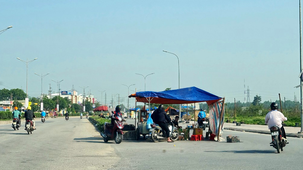 Yên Dũng (Bắc Giang): "Họp chợ" trên đường