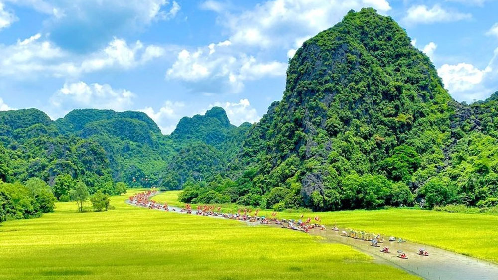 Ninh Bình khai mạc tuần lễ du lịch "Sắc vàng Tam Cốc-Tràng An"