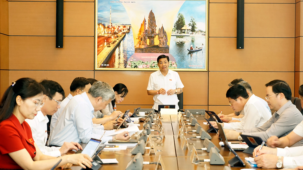 Đoàn ĐBQH tỉnh Bắc Giang đóng góp nhiều ý kiến vào 2 dự thảo nghị quyết
