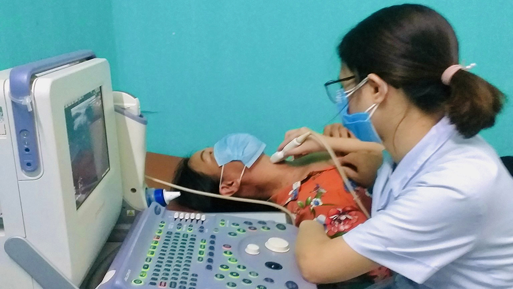 Bệnh viện Ung bướu Bắc Giang khám, sàng lọc ung thư cho hơn 200 người dân xã Cẩm Lý