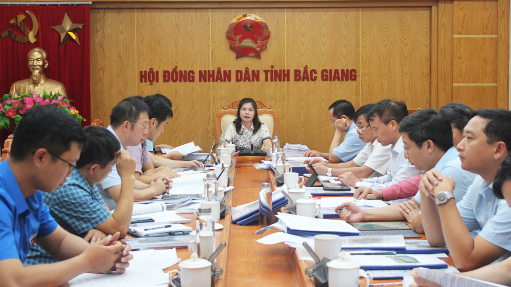 Khẩn trương bổ sung, hoàn thiện các dự thảo Nghị quyết