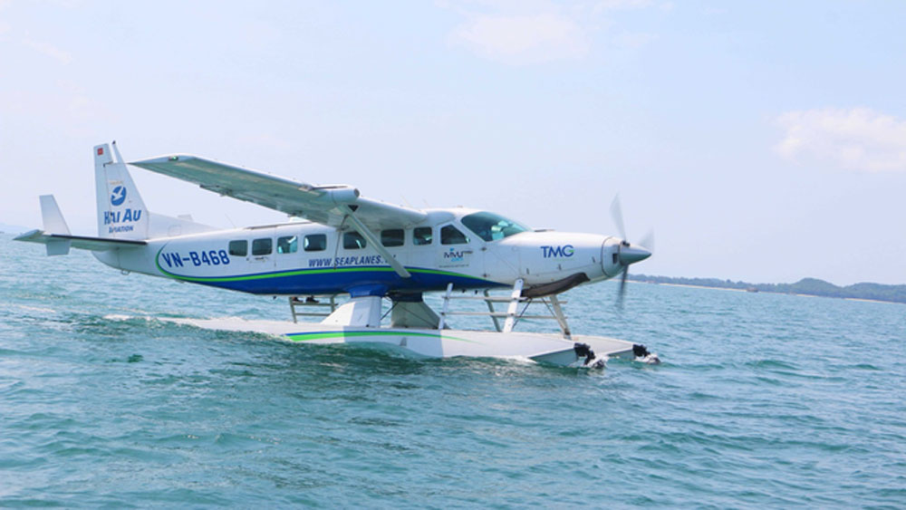 Seaplane service linking Tuan Chau, Co To launched in Quang Ninh