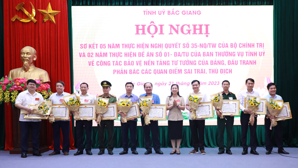 Giữ sạch không gian mạng - Cách làm sáng tạo của Bắc Giang: Bài 2: Nâng cao ý thức sử dụng Internet, mạng xã hội