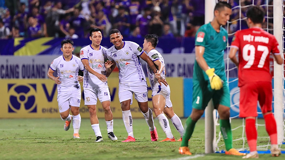 V-League 2023: Hai siêu phẩm giúp Hà Nội FC hạ Hải Phòng