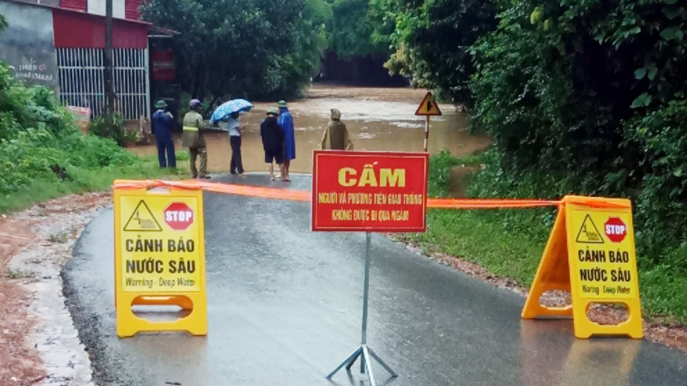 Bắc Giang: Mưa lớn khiến một số ngầm tràn bị ngập, mực nước các sông dâng cao