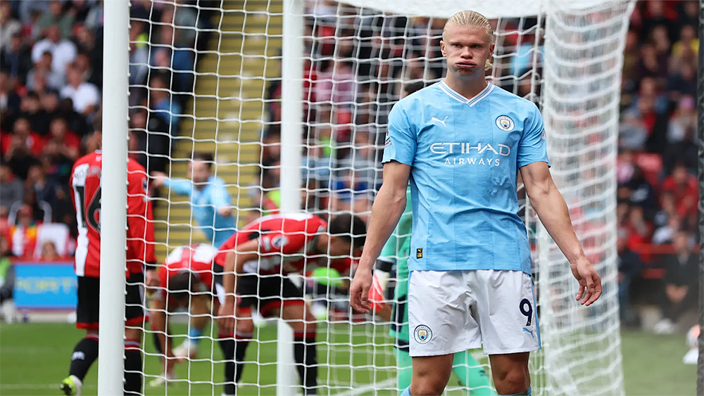 Haaland hỏng phạt đền trong trận thắng của Man City