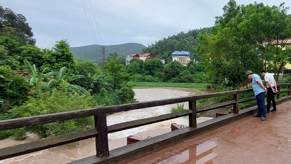 Mưa kéo dài, các xã ven núi Nham Biền nguy cơ sạt lở cao