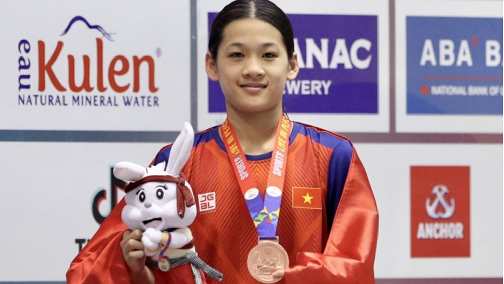 Vietnam's 14-year-old swimming phenom vies at Asian Games