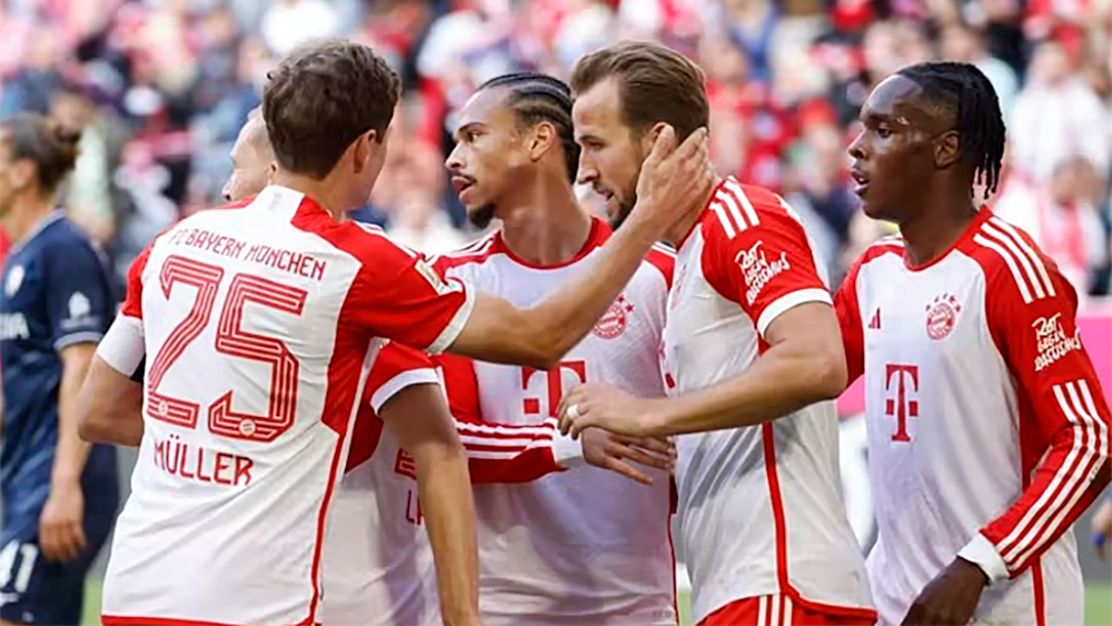 Bundesliga: Harry Kane ghi hat-trick
