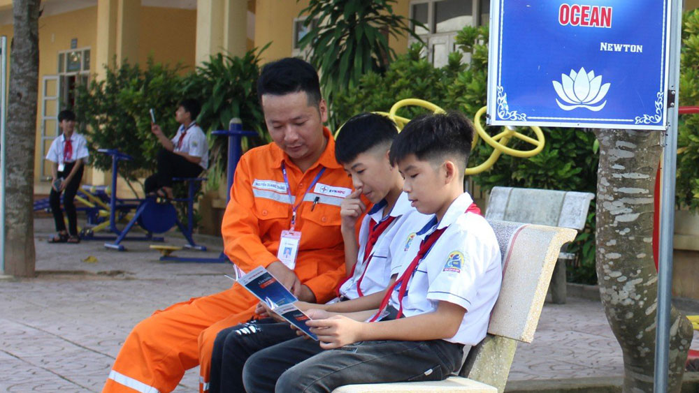 Tổ chức sinh hoạt ngoại khóa “Tuyên truyền về an toàn và tiết kiệm điện trong trường học”