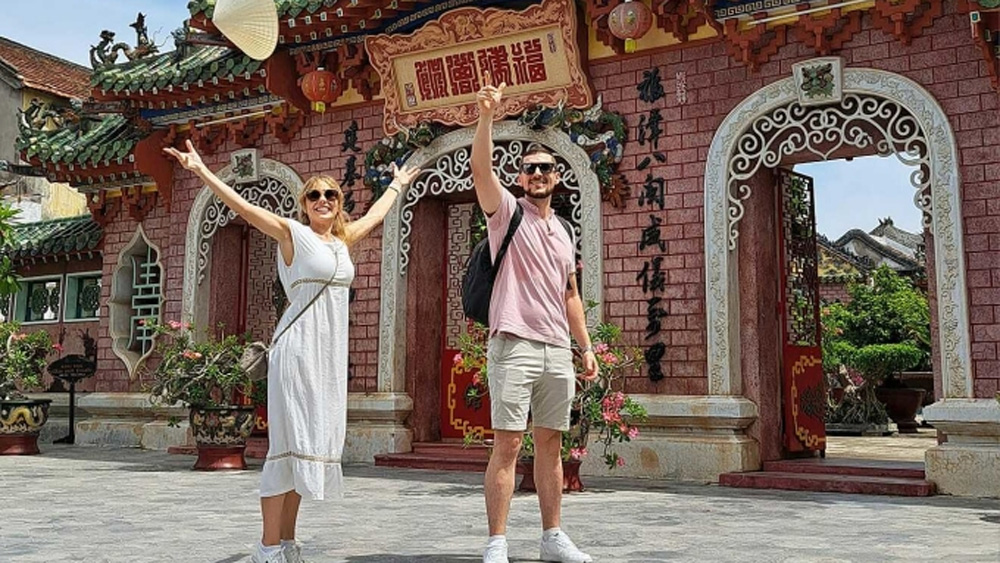 Vietnam achieves 2023 foreign tourist target