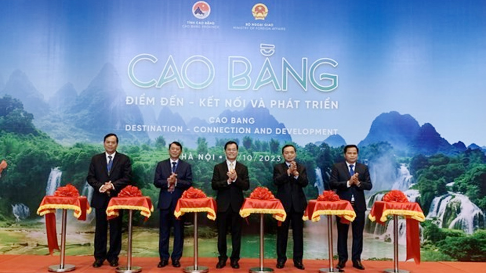 Conference promotes strength, potential of Cao Bang