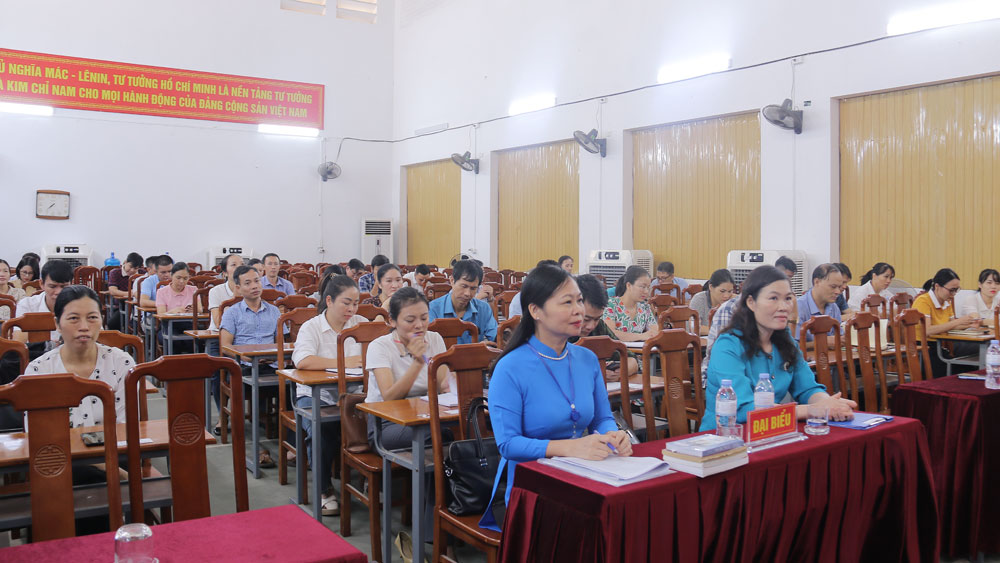 Việt Yên: Bồi dưỡng cho cán bộ chuyên đề về đạo đức công vụ, văn hóa công sở, văn hóa lãnh đạo