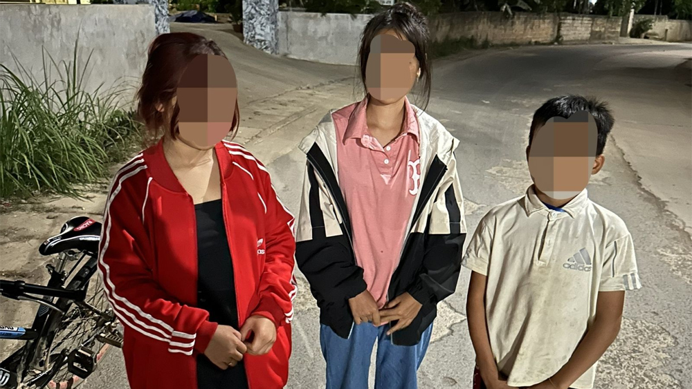 Công an huyện Sơn Động giúp đỡ 3 trẻ đi lạc lúc nửa đêm