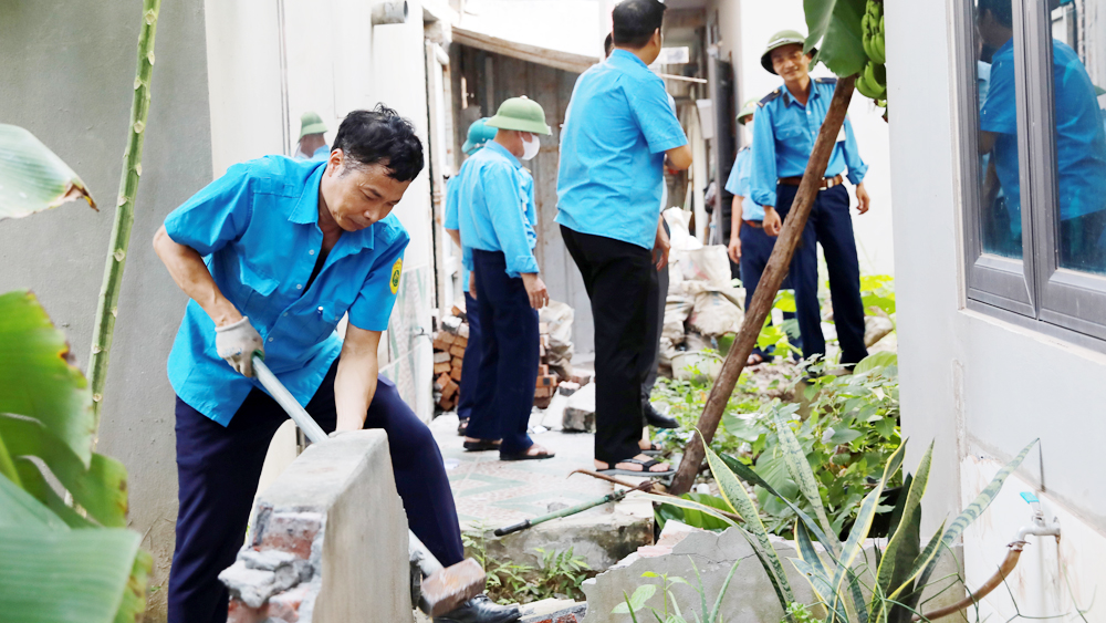 Giải tỏa vi phạm hạ tầng sau nhà ở tại TP Bắc Giang: Cần xử lý kiên quyết, không để tái lấn chiếm