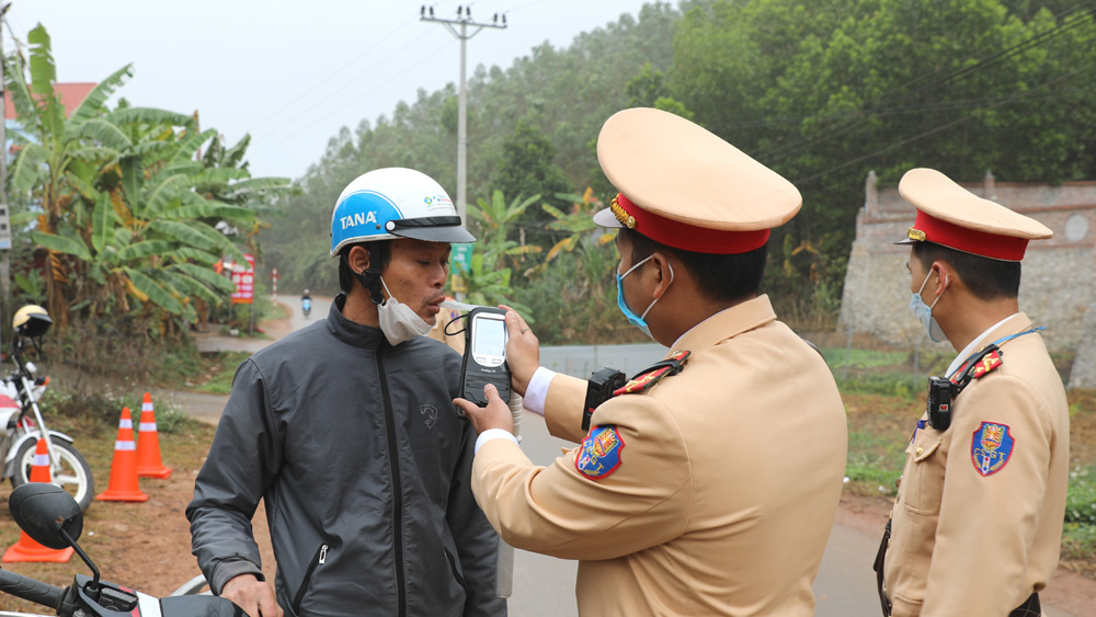 Bắc Giang: Nam tài xế ô tô mắc 4 lỗi, bị phạt 46,6 triệu đồng