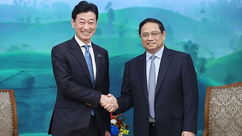 Japan seeks Vietnam partnership in semiconductor, rare earth projects