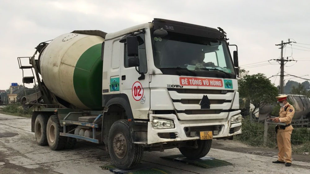 Công an huyện Việt Yên đã xử lý nhiều phương tiện vi phạm về tải trọng