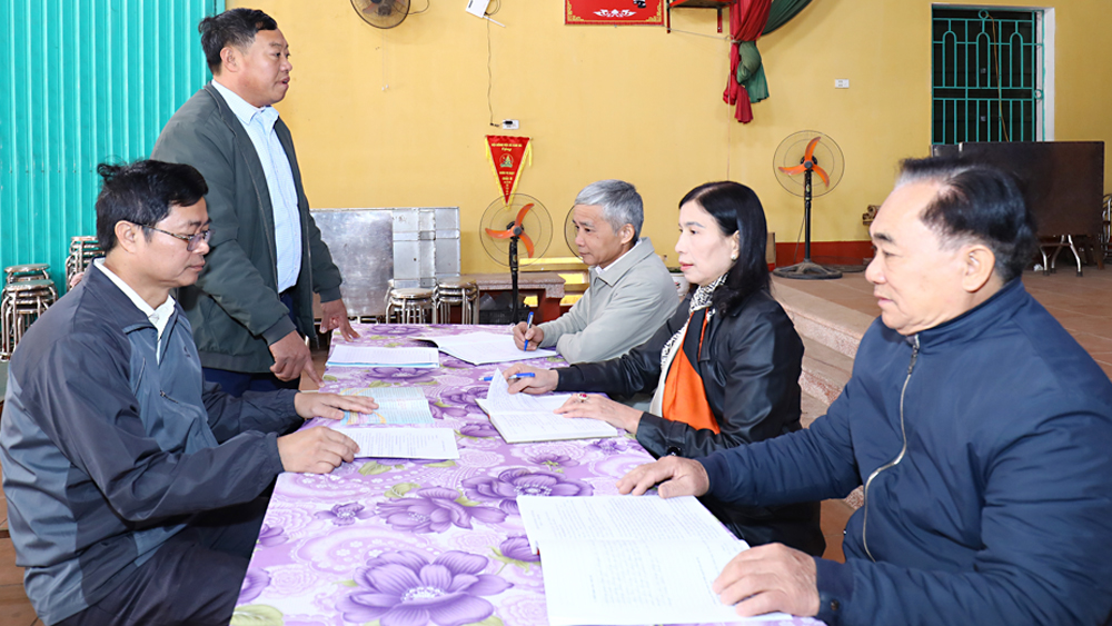 Sinh hoạt chi bộ chuyên đề ở huyện Tân Yên: Tập trung khắc phục hạn chế