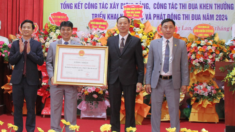Xã Thượng Lan đón nhận danh hiệu nông thôn mới kiểu mẫu và chính quyền thân thiện