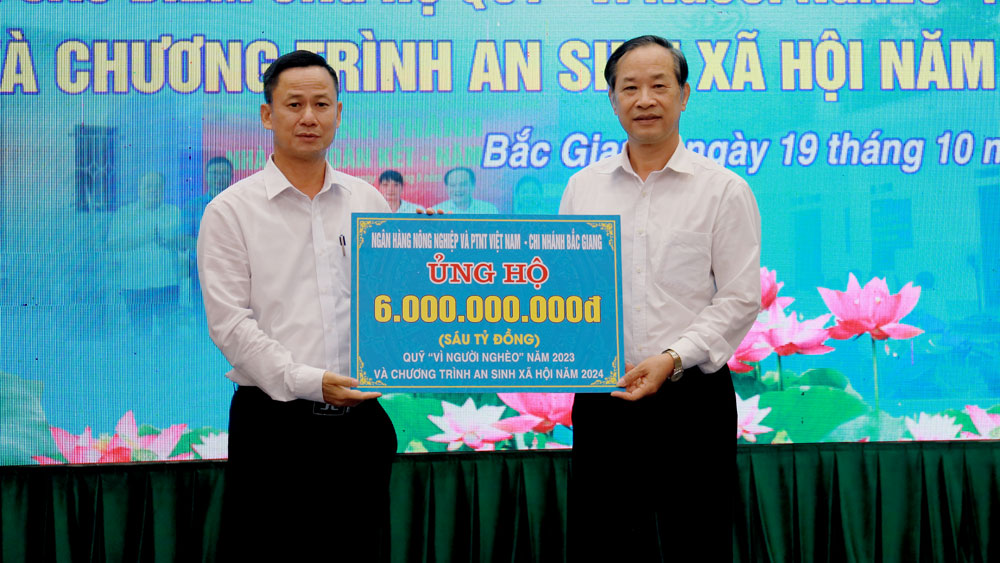 Bắc Giang: 100% hộ nghèo và các trường hợp khó khăn được tặng quà Tết Giáp Thìn 2024
