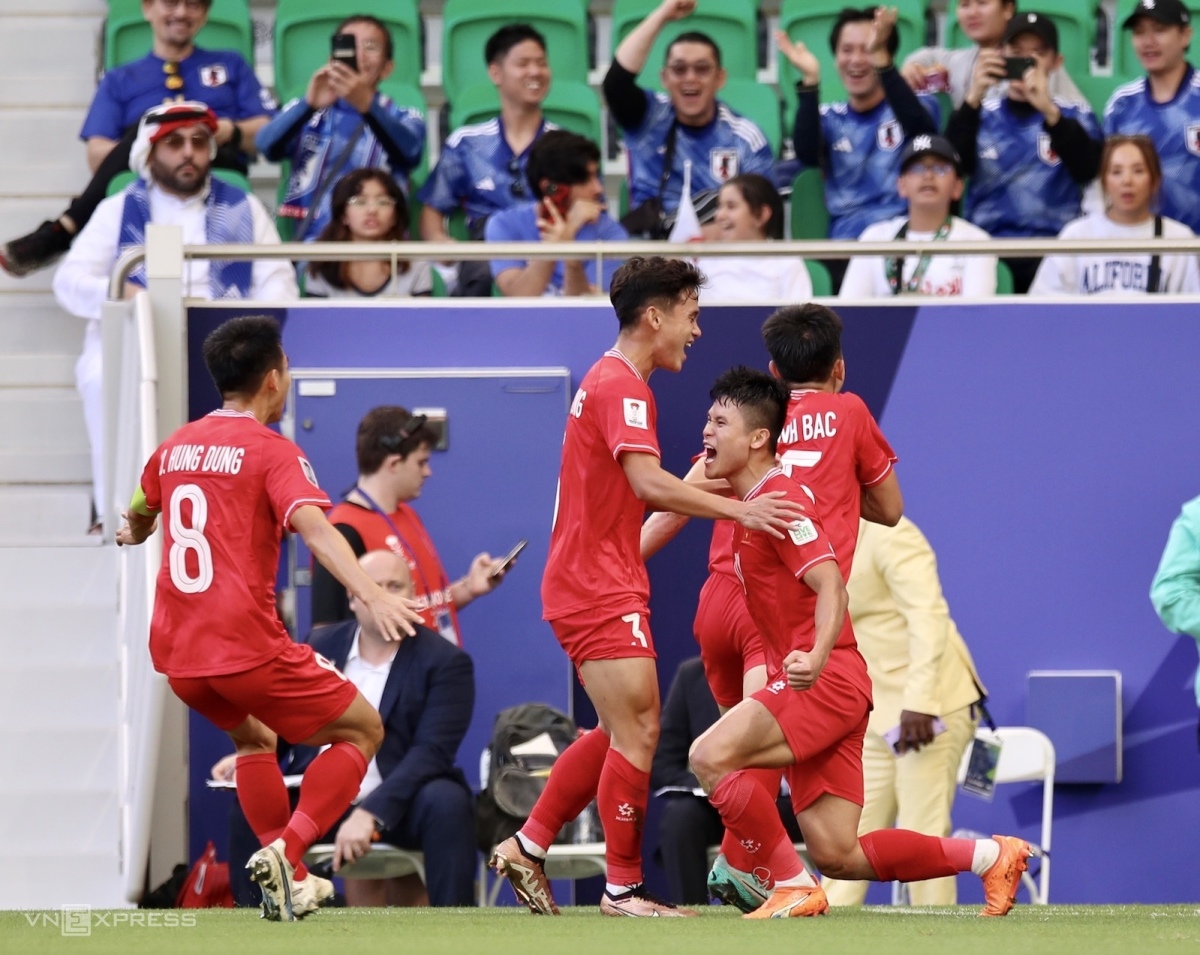 Tuyển Việt Nam thua Nhật Bản 2-4 trận ra quân Asian Cup