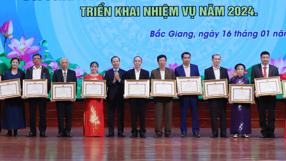 Đẩy mạnh tuyên truyền, nhân rộng điển hình tiên tiến trong xây dựng đời sống văn hóa