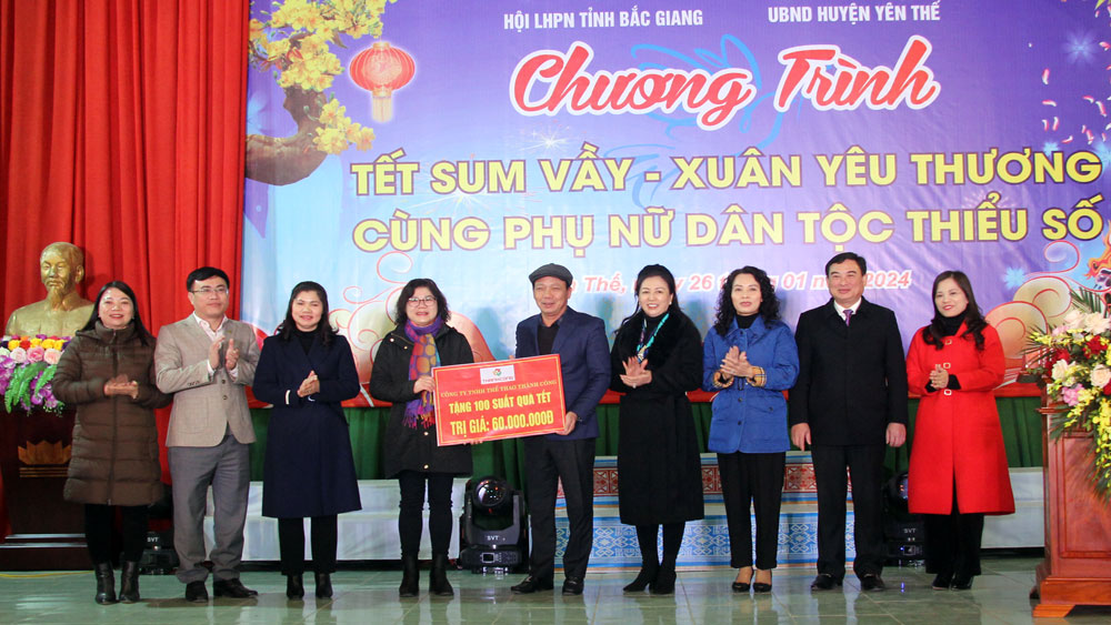 Chương trình “Tết sum vầy - Xuân Yêu thương cho phụ nữ dân tộc thiểu số” tại huyện Yên Thế