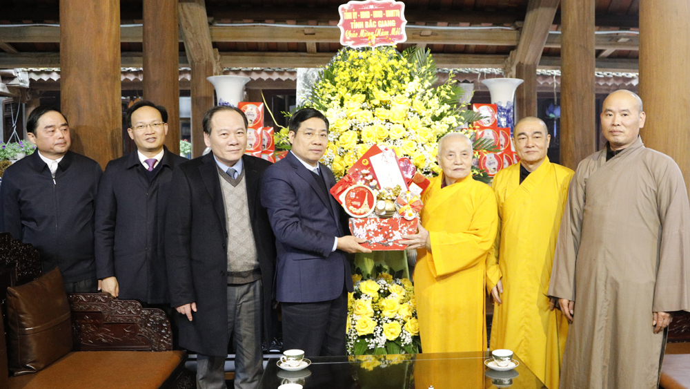 Bí thư Tỉnh ủy Bắc Giang Dương Văn Thái chúc Tết các chức sắc tôn giáo