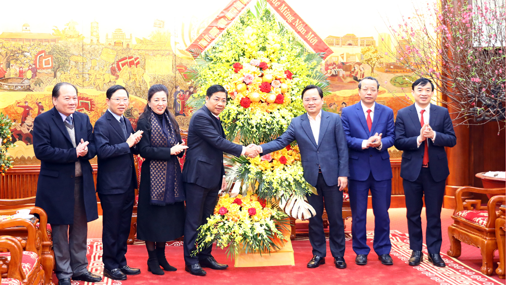 Đoàn đại biểu tỉnh Bắc Giang thăm, chúc Tết tỉnh Bắc Ninh và các đồng chí nguyên lãnh đạo tỉnh Hà Bắc