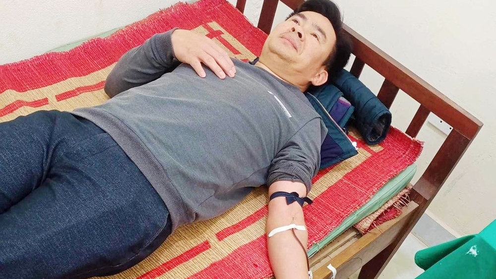 Cán bộ Công an huyện Sơn Động kịp thời hiến máu cứu người