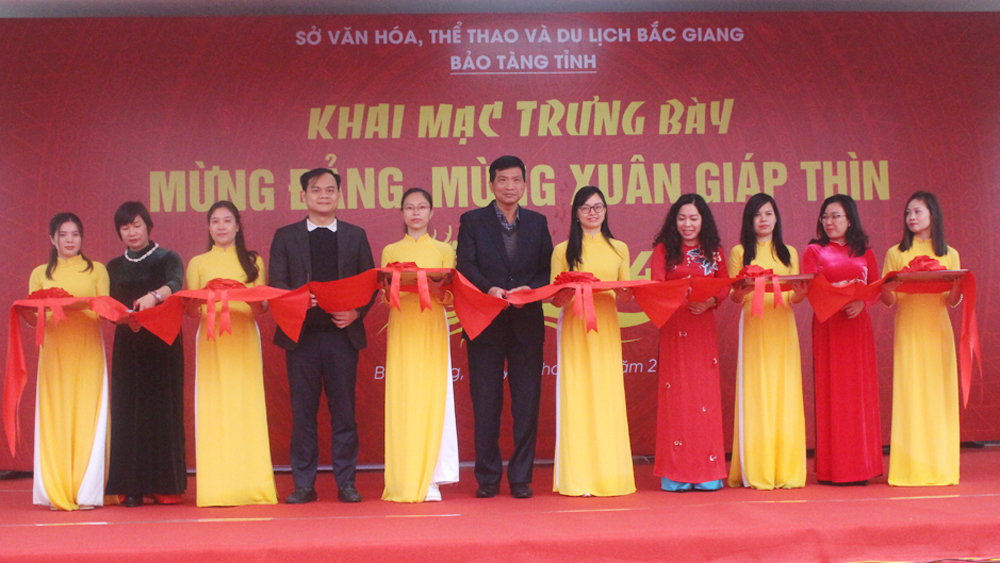 Bắc Giang: Khai mạc trưng bày "Mừng Đảng, mừng xuân Giáp Thìn" và tái hiện không gian Tết