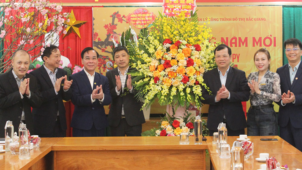 Phó Chủ tịch UBND tỉnh Phan Thế Tuấn thăm, chúc Tết một số doanh nghiệp