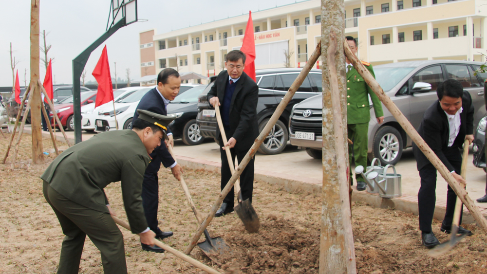 Huyện Yên Dũng phấn đấu trồng 700.000 cây phân tán